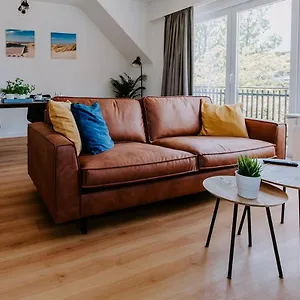  Apartment Zee Rust